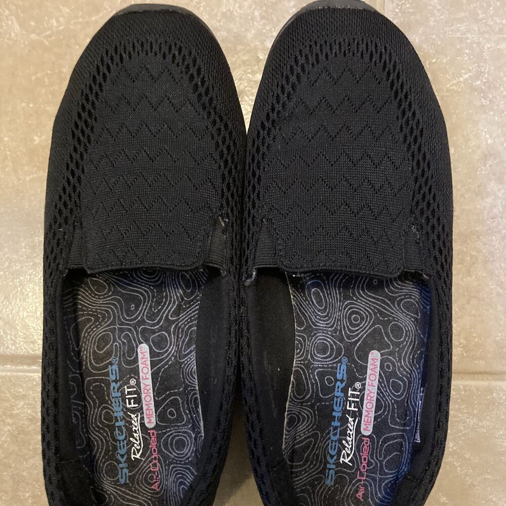 Skechers Black Air-Cooled Memory Foam Slip-On Shoes – Women’s 8.5